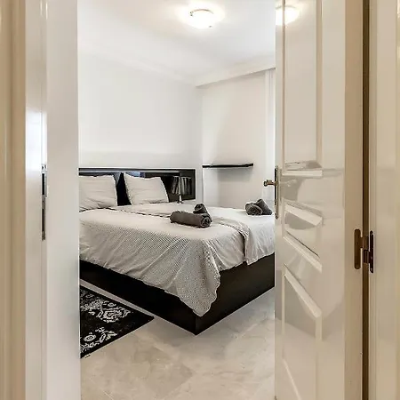 別荘 Townhouse In La Duquesa With Bbq And Shared Pool