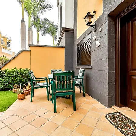 Townhouse In La Duquesa With Bbq And Shared Pool Hébergement de vacances
