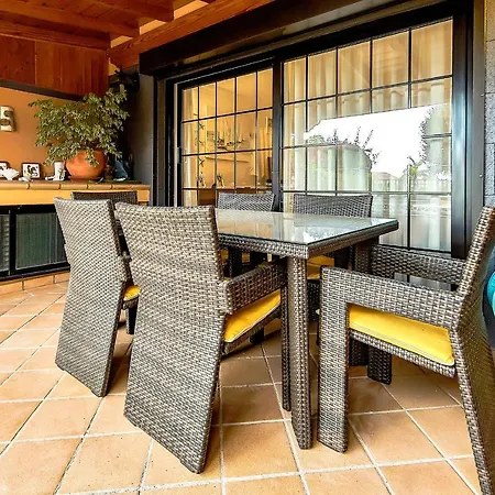 Hébergement de vacances Townhouse In La Duquesa With Bbq And Shared Pool Costa Adeje (Tenerife)