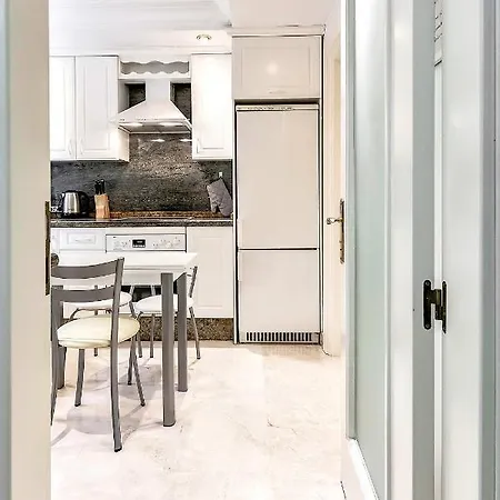 別荘 Townhouse In La Duquesa With Bbq And Shared Pool アデヘ