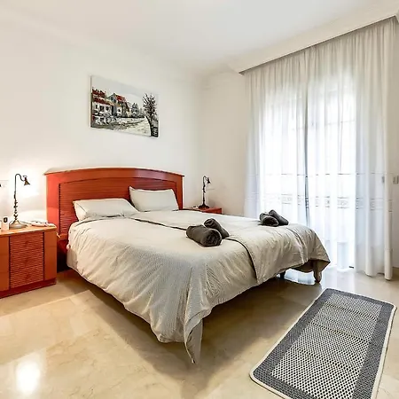 Townhouse In La Duquesa With Bbq And Shared Pool Hébergement de vacances Costa Adeje (Tenerife)