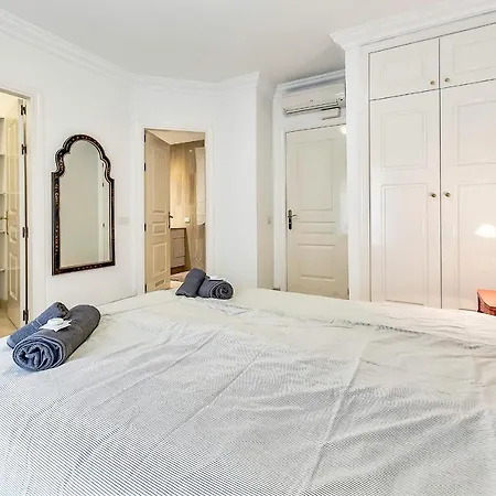 別荘 Townhouse In La Duquesa With Bbq And Shared Pool アデヘ