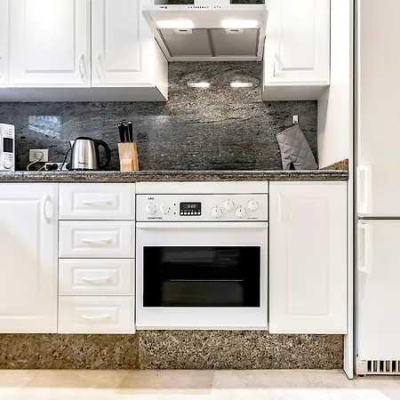 別荘 Townhouse In La Duquesa With Bbq And Shared Pool *