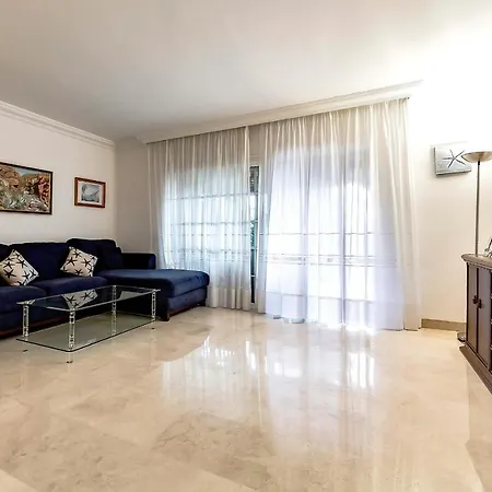 Townhouse In La Duquesa With Bbq And Shared Pool アデヘ