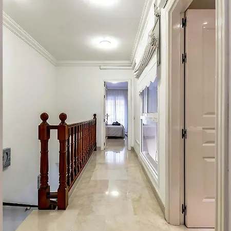 Hébergement de vacances Townhouse In La Duquesa With Bbq And Shared Pool *
